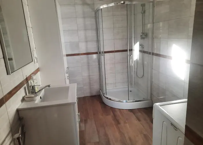 Caloroczny Nad Jeziorem Budzislawskim, Wielkopolska Na Wynajem * Anastazewo